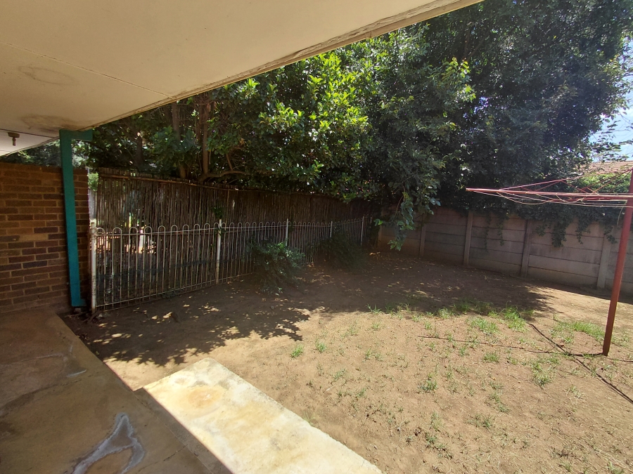 To Let 2 Bedroom Property for Rent in Meiringspark North West